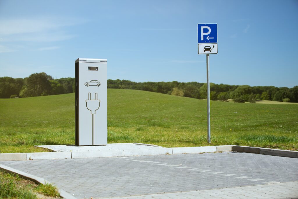 An electric fuel charge station for plug-in e-car to get power