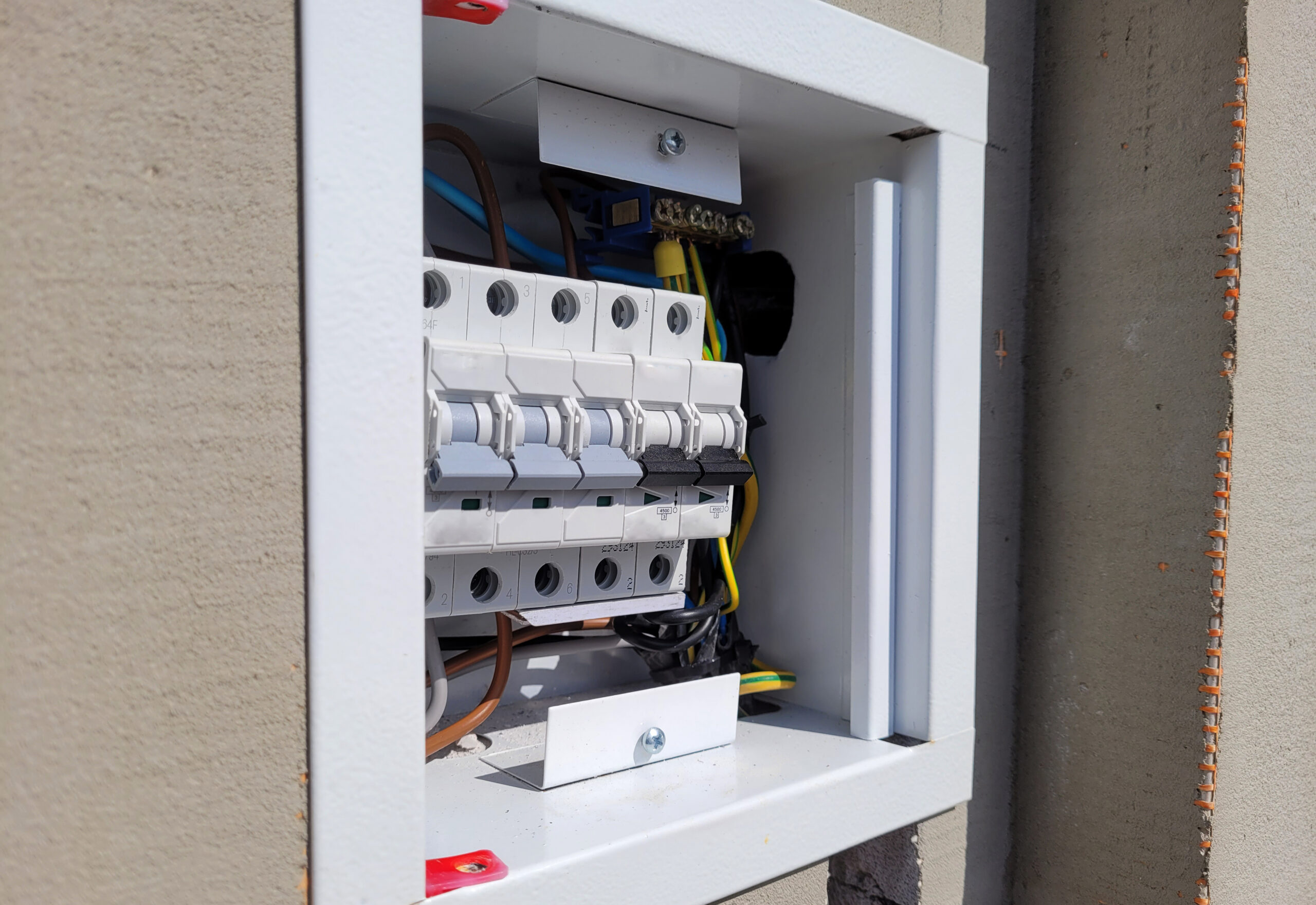 emergency circuit breaker